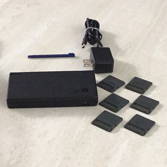 Nintendo DSi Console & 6 Nintendo DS Games Handheld System & Charger Toy Story - Picture 11 of 16